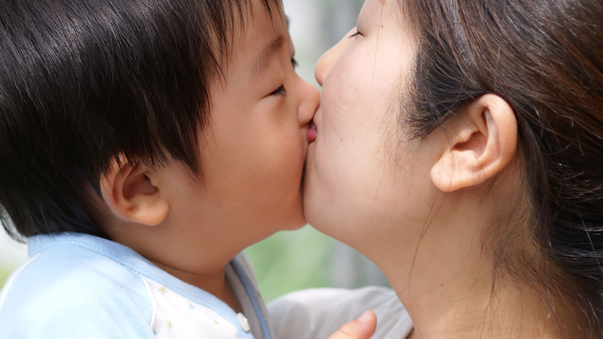 これ本当 キスで感染るお口の病気3選 難波の歯医者 なんばアップル歯科 これ本当 キスで感染るお口の病気3選 難波の歯医者 なんばアップル歯科